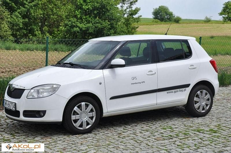 Biały Używany 2008 Skoda Fabia Hatchback | 12 000 zł (Uczciwa cena) - Obraz 1/1