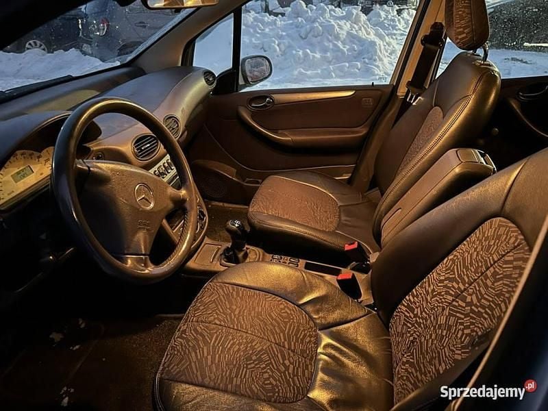 Używany Mercedes A170 Avantgarde 2003 Srebrny Hatchback