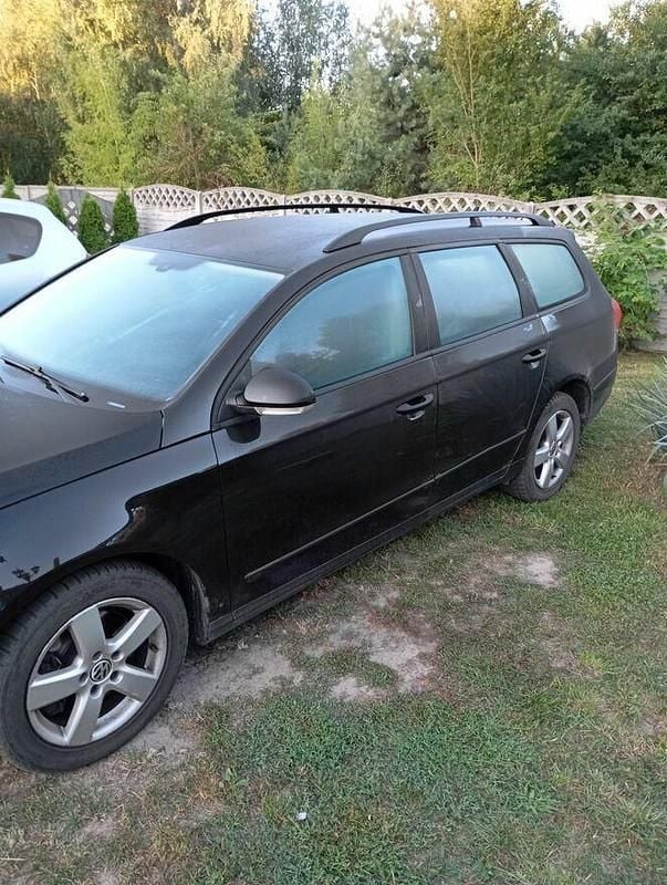 Czarny Używany 2006 VW Passat Kombi | 3000 zł (Uczciwa cena) - Obraz 1/4