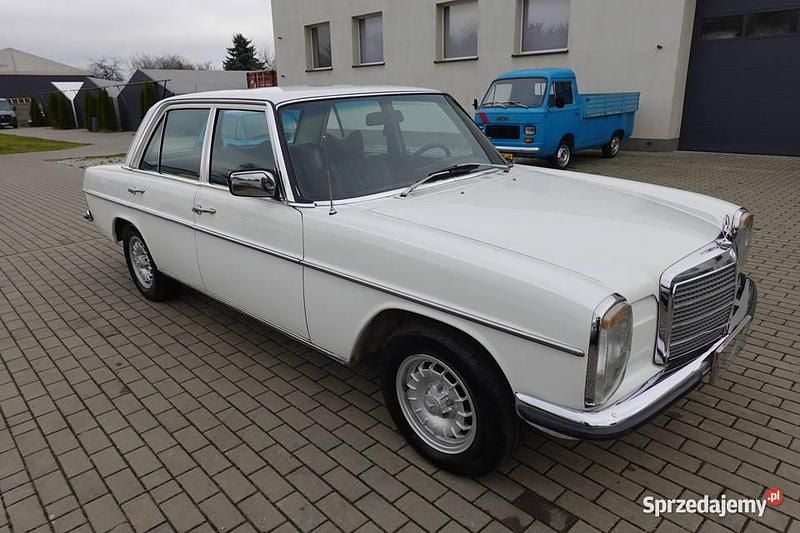 Biały Używany 1975 Mercedes W115 Sedan/Limuzyna | 40 900 zł - Obraz 1/4