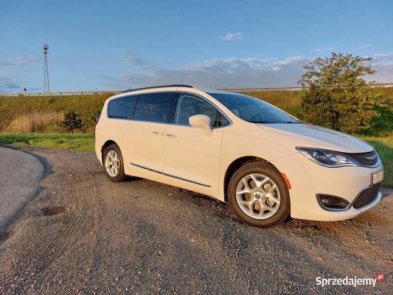 Biały Używany 2017 Chrysler Pacifica SUV | 95 000 zł (Drogi) - Obraz 1/4