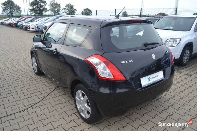 Używany Suzuki Swift 94 KM (69 kW) 2012 Czarny Hatchback