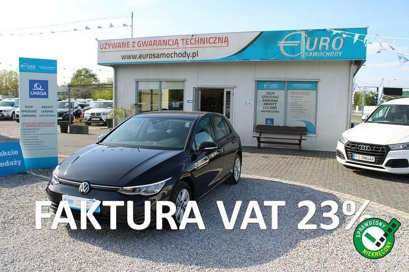 Czarny (metalik) Używany 2022 VW Golf VIII Hatchback | 56 016 zł (Uczciwa cena) - Obraz 1/4
