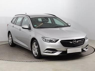 Srebrny Używany 2018 Opel Insignia Kombi | 39 999 zł (Uczciwa cena) - Obraz 1/4