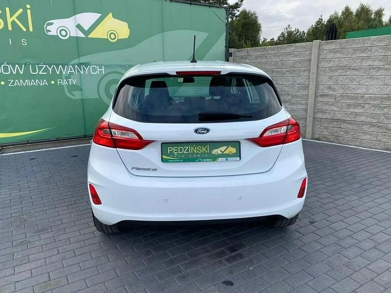 Używany Ford Fiesta 100 KM (73 kW) 2019 Biały Hatchback