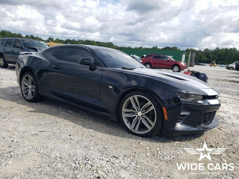 Czarny (metalik) Używany 2017 Chevrolet Camaro Coupe | 62 600 zł - Obraz 1/4