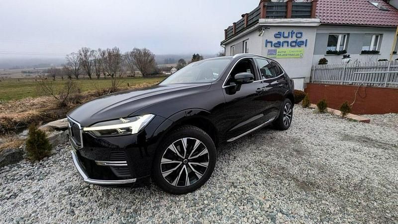 Czarny (metalik) Używany 2022 Volvo XC60 SUV | 132 900 zł (Uczciwa cena) - Obraz 1/4
