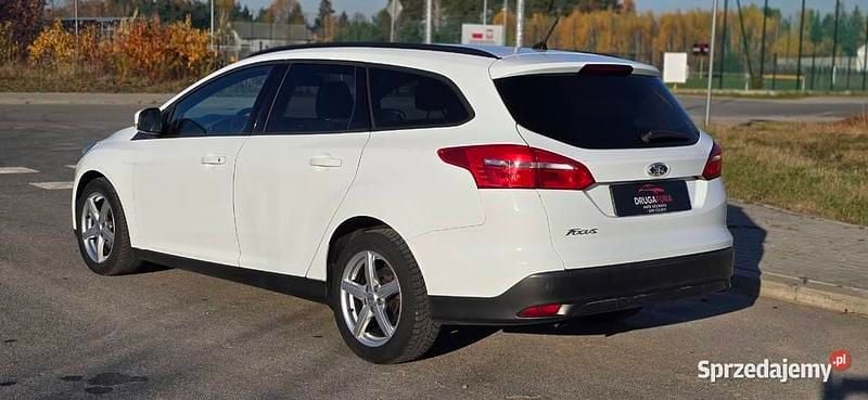 Biały Używany 2016 Ford Focus Kombi | 28 900 zł (Uczciwa cena) - Obraz 1/4