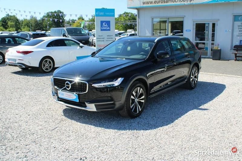 Używany Volvo V90 CC 2020 Czarny Kombi
