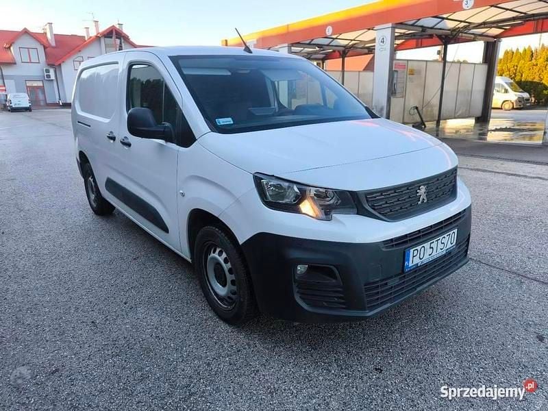 Biały Używany 2019 Peugeot Partner Minivan | 52 000 zł (Drogi) - Obraz 1/4