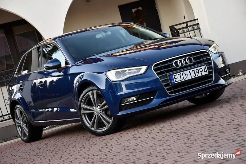 Używany Audi A3 Sportback Ambiente 2014 Niebieski Hatchback