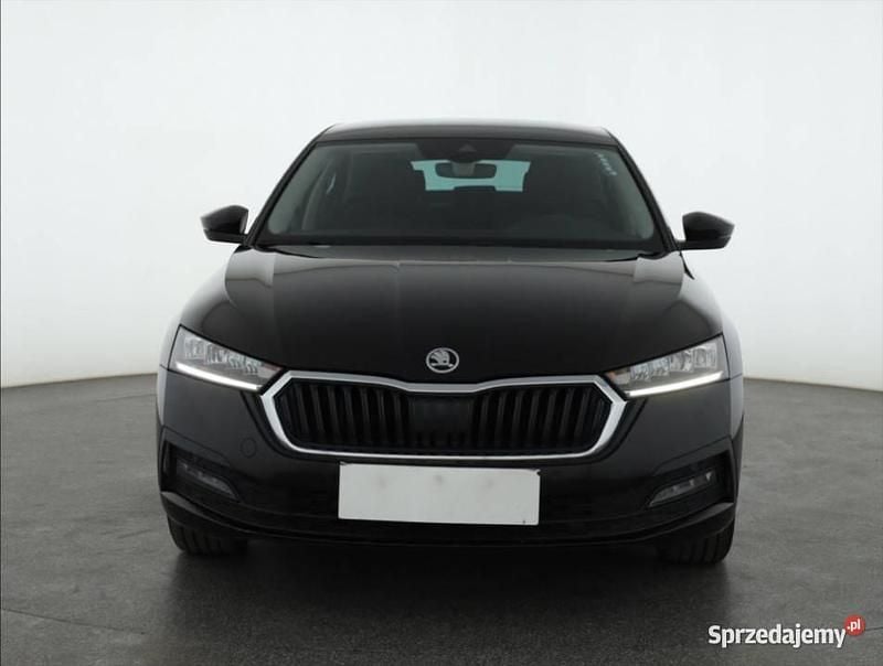 Czarny Używany 2020 Skoda Octavia Hatchback | 64 999 zł (Uczciwa cena) - Obraz 1/4