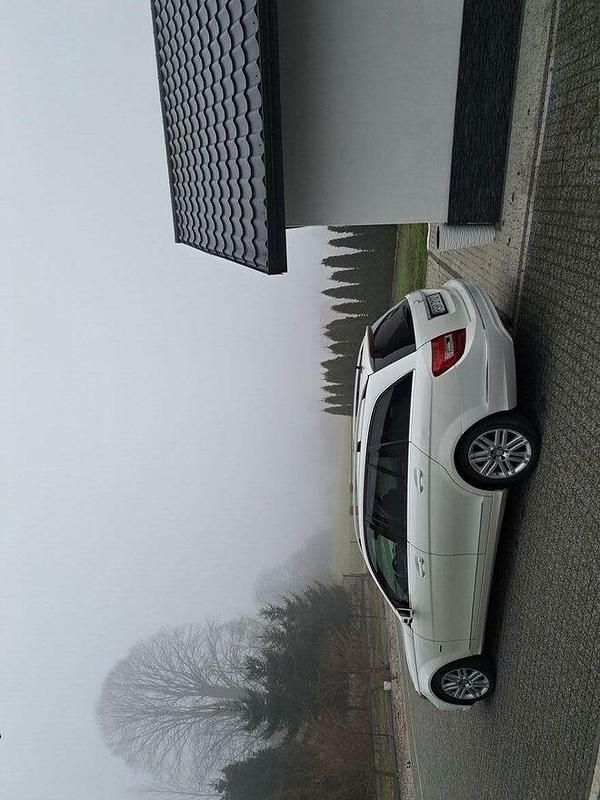 Używany Mercedes C200 2011 Biały Kombi
