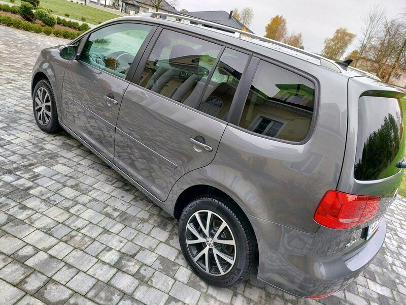 Używany VW Touran 105 KM (77 kW) 2015 Szary Minivan