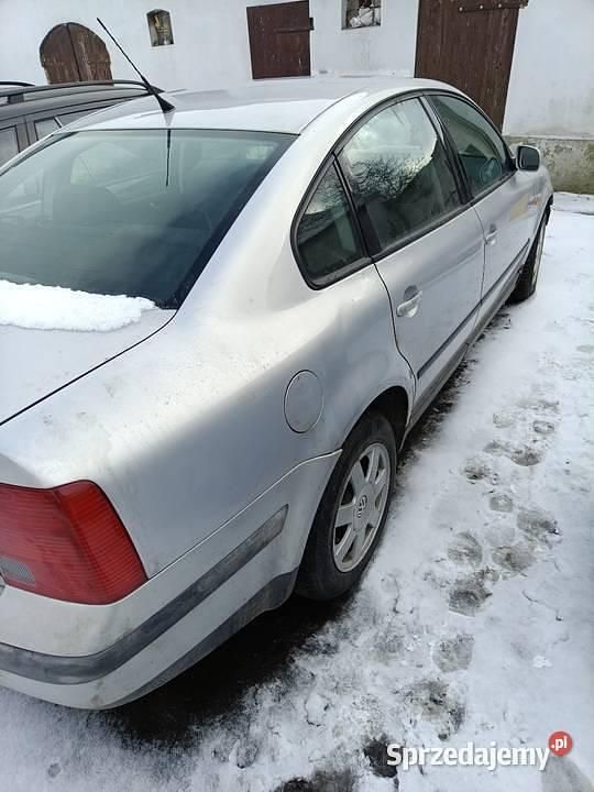 Używany VW Passat 1999 Srebrny Sedan/Limuzyna