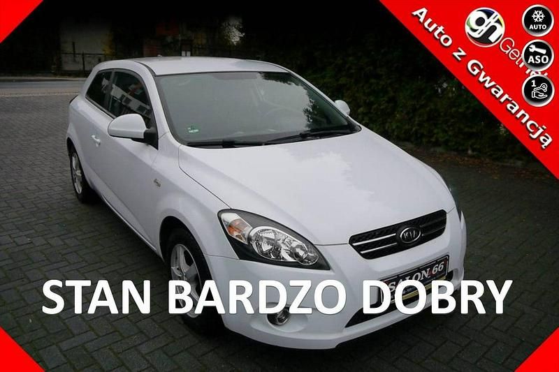 Biały Używany 2008 Kia Ceed Hatchback | 13 600 zł (Uczciwa cena) - Obraz 1/4