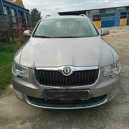 Srebrny Używany 2011 Skoda Superb Kombi | 14 000 zł - Obraz 1/4