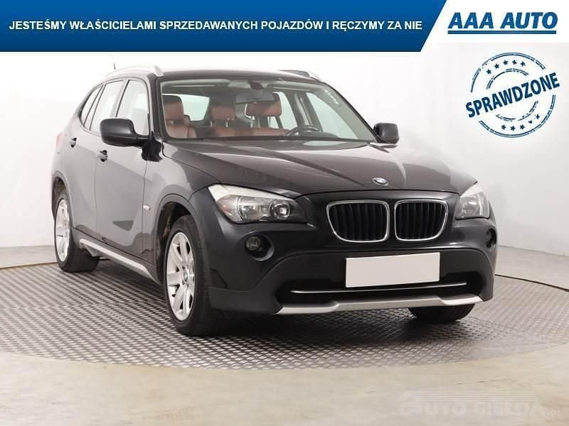 Czarny Używany 2010 BMW X1 SUV | 22 999 zł (Super Cena) - Obraz 1/4