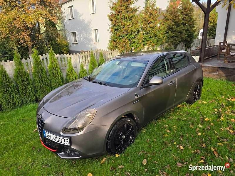 Używany Alfa Romeo Giulietta 105 KM (77 kW) 2011 Szary Hatchback