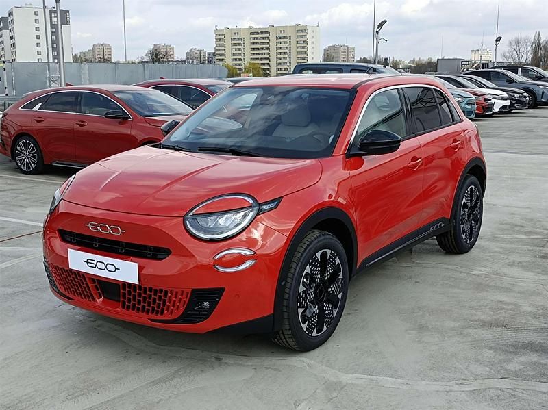 Lakier metalizowany pomarańczowy sole Nowe 2025 Fiat 600E La Prima Hatchback | 130 900 zł - Obraz 1/4