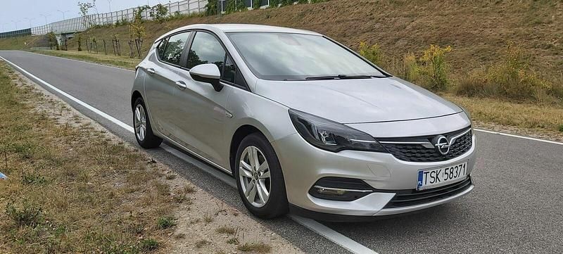 Srebrny Używany 2020 Opel Astra Hatchback | 42 900 zł (Uczciwa cena) - Obraz 1/4