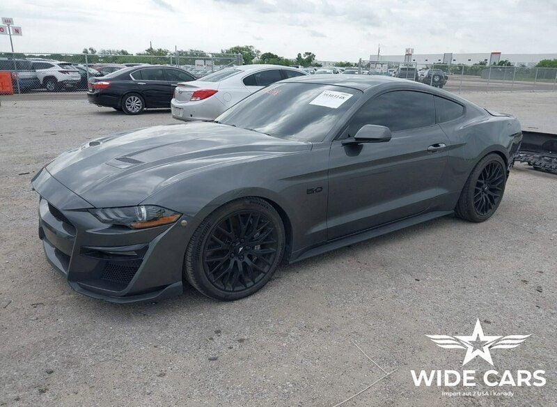 Szary (metalik) Używany 2018 Ford Mustang Coupe | 67 300 zł - Obraz 1/4