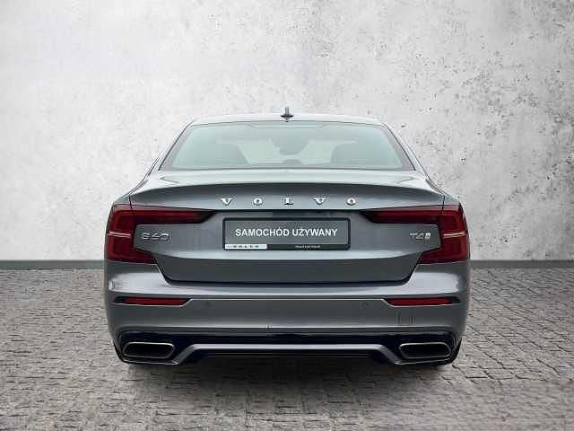 Używany Volvo S60 190 KM (139 kW) 2020 Szary Sedan/Limuzyna