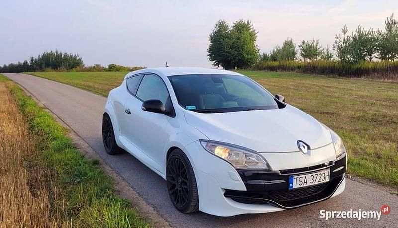 Używany Renault Mégane III R.S. 140 KM (102 kW) 2010 Biały Coupe