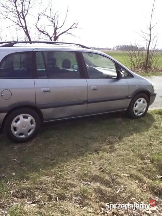 Używany Opel Zafira 101 KM (74 kW) 2003 Grafitowy Minivan