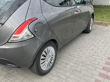 Inny kolor Używany 2014 Lancia Ypsilon Hatchback | 20 000 zł - Obraz 1/2