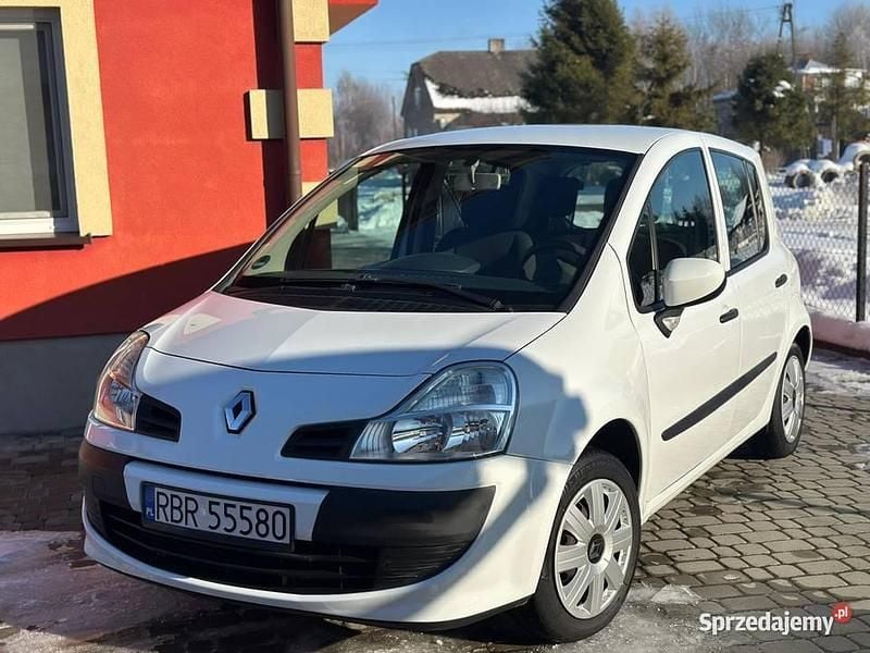 Używany Renault Modus 75 KM (55 kW) 2010 Biały Minivan