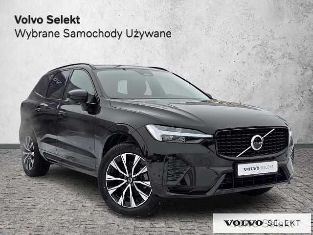 Używany Volvo XC60 250 KM (183 kW) 2025 Czarny SUV