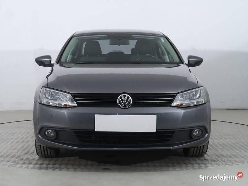 Szary Używany 2014 VW Jetta Sedan/Limuzyna | 37 999 zł (Drogi) - Obraz 1/4
