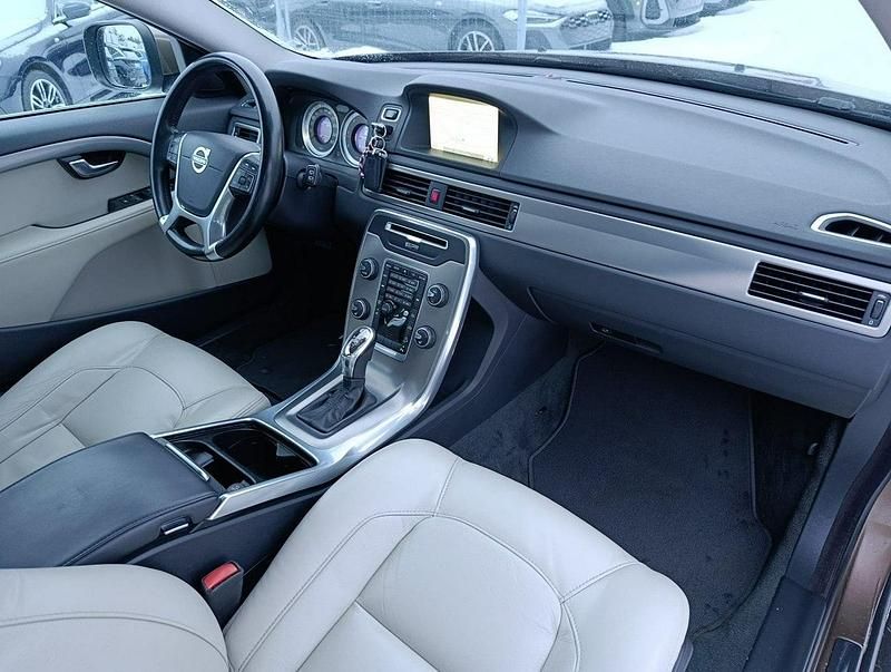 Używany Volvo XC70 163 KM (119 kW) 2012 Brązowy (metalik) Kombi