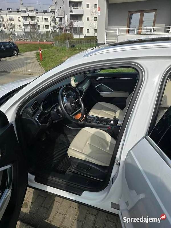Biały Używany 2019 Audi Q3 S-Line SUV | 93 900 zł (Uczciwa cena) - Obraz 1/4