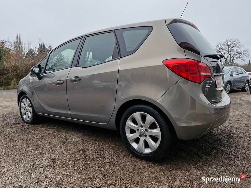 Używany Opel Meriva 2010 Biały Minivan