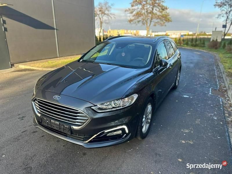 Grafitowy (metalik) Używany 2019 Ford Mondeo Sedan/Limuzyna | 59 800 zł (Uczciwa cena) - Obraz 1/4