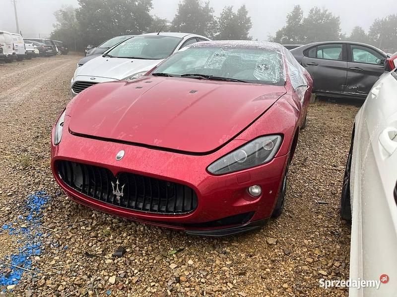 Czerwony Używany 2011 Maserati GranCabrio Kabriolet | 115 400 zł - Obraz 1/4