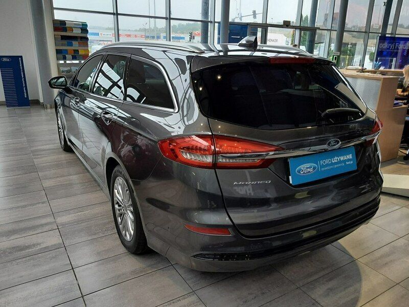 Używany Ford Mondeo 187 KM (137 kW) 2022 Grafitowy (metalik) Sedan/Limuzyna