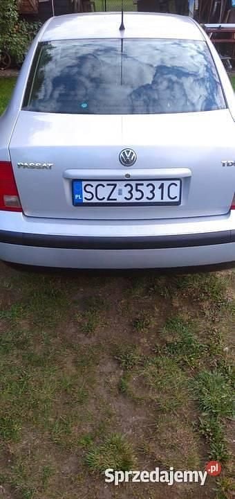 Srebrny Używany 1997 VW Passat Sedan/Limuzyna | 2000 zł (Uczciwa cena) - Obraz 1/4