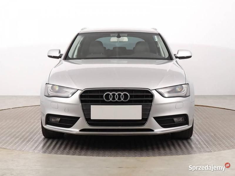 Srebrny Używany 2012 Audi A4 Kombi | 39 999 zł (Uczciwa cena) - Obraz 1/4