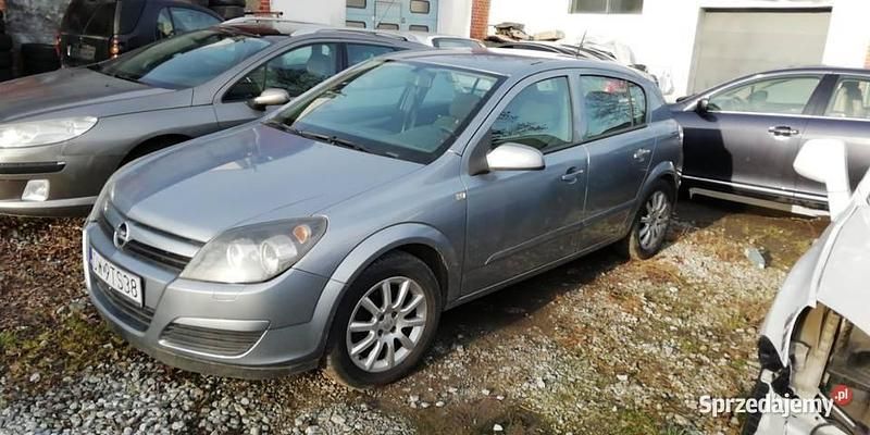 Srebrny Używany 2005 Opel Astra Sedan/Limuzyna | 4000 zł - Obraz 1/4