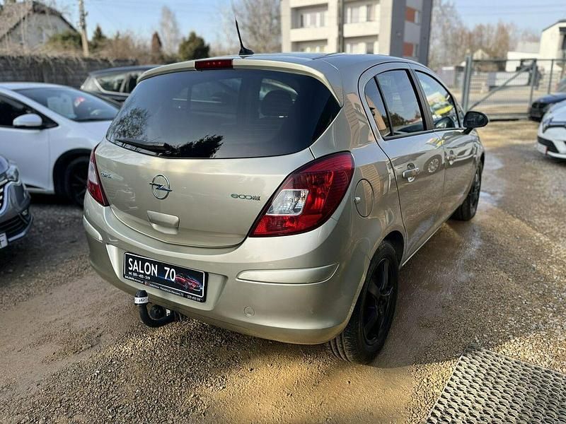 Używany Opel Corsa 86 KM (63 kW) 2010 Złoty Hatchback