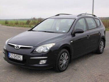 Czarny Używany 2010 Hyundai i30 Classic Kombi | 9900 zł (Uczciwa cena) - Obraz 1/4
