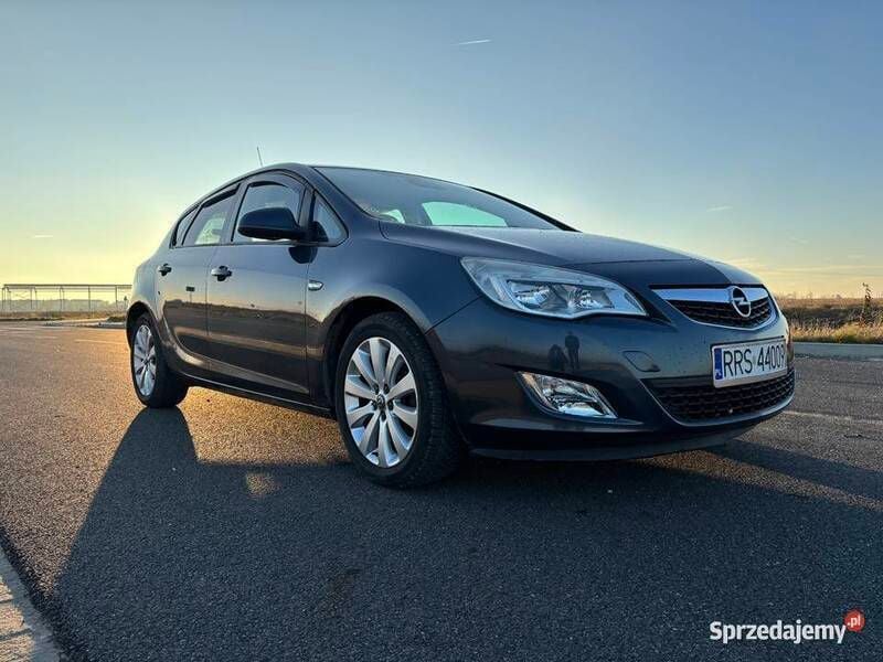 Używany Opel Astra Enjoy 2010