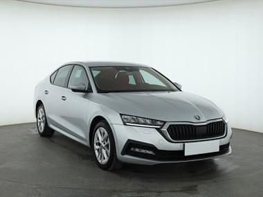 Używany Skoda Octavia 150 KM (110 kW) 2021 Srebrny Hatchback