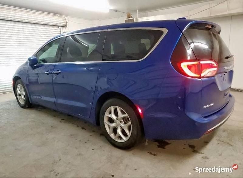 Niebieski Używany 2020 Chrysler Pacifica Touring SUV | 50 000 zł - Obraz 1/4