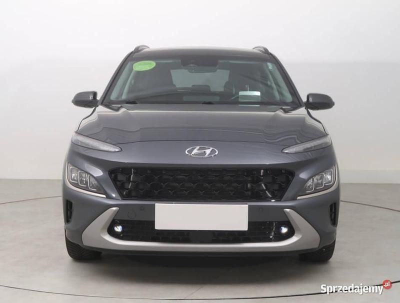 Szary Używany 2021 Hyundai Kona SUV | 86 999 zł (Uczciwa cena) - Obraz 1/4