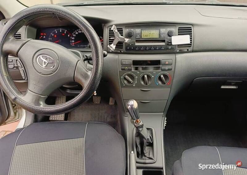 Używany Toyota Corolla 2003 Srebrny Hatchback