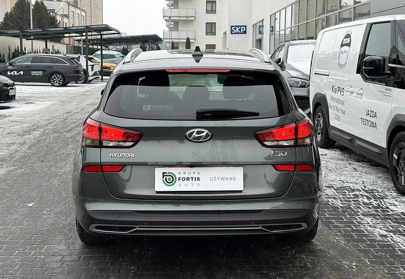 Używany Hyundai i30 Comfort 120 KM (88 kW) 2021 Szary (metalik) Kombi